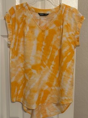 Simply Vera Vera Wang Yellow and White Tie-Dye V-Neck Tunic